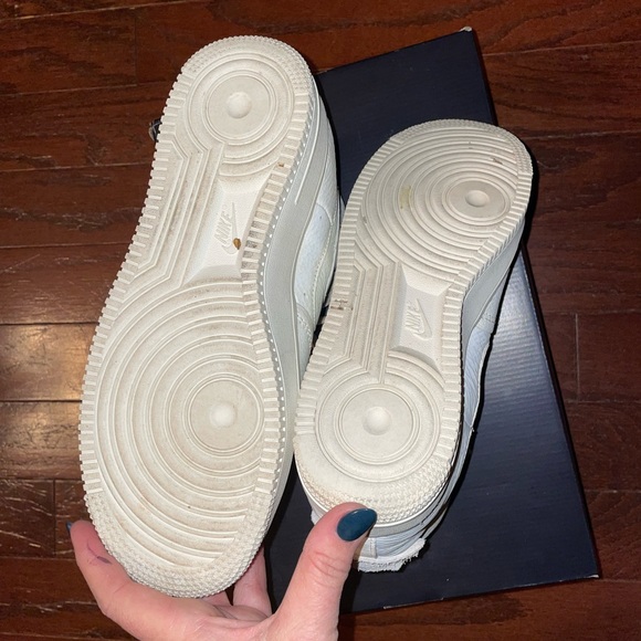 Air Force 1 Women's High Top - Picture 6 of 6